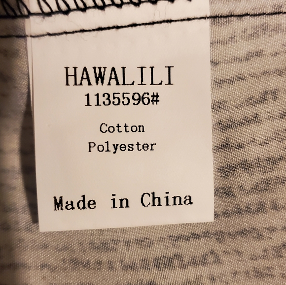 Men's short sleeve button down shirt. 2XL. Black/gray, but in some light purple. - Picture 5 of 5